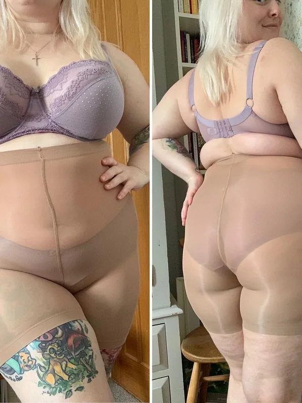 Personne portant sous-vêtements, vue de face et de dos, avec tatouages sur la cuisse, dans un cadre intérieur.